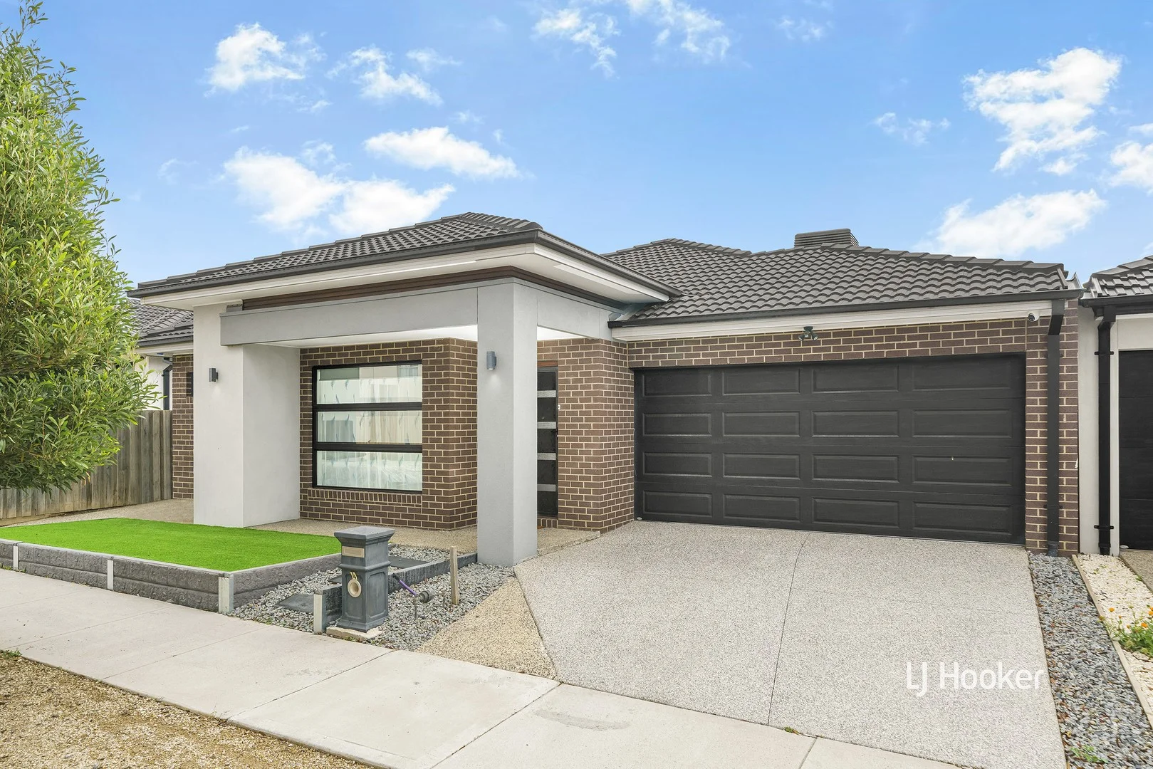 4 Dixon Street, Deanside VIC 3336