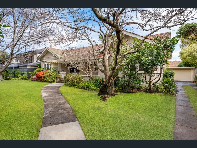 25 Holroyd Avenue, St Kilda East VIC 3183