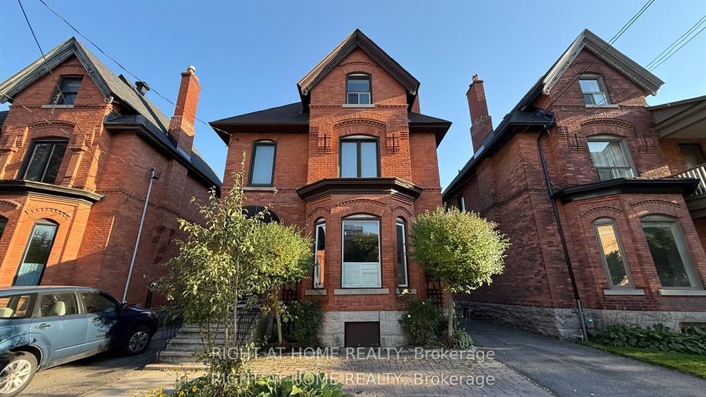 372 Lewis Street, Ottawa, ON, K2P 0S9