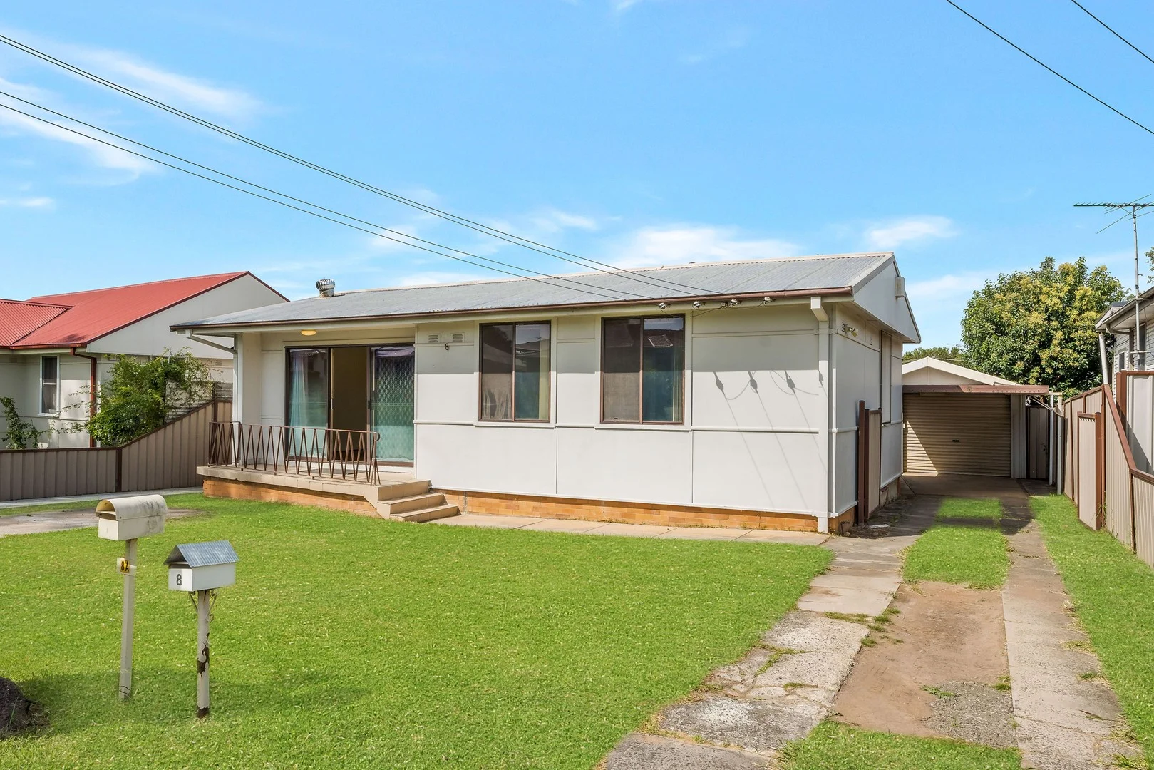 8 & 8a Clingan Avenue, Lurnea NSW 2170