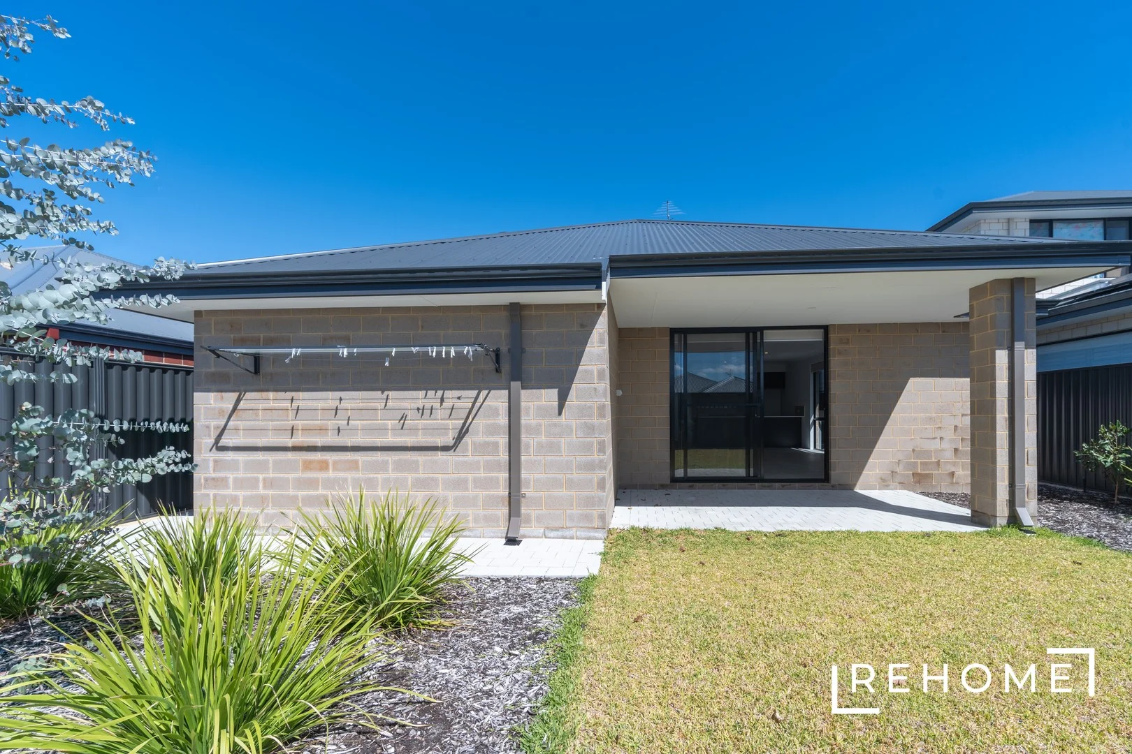 27 Meander Way, Treeby WA 6164