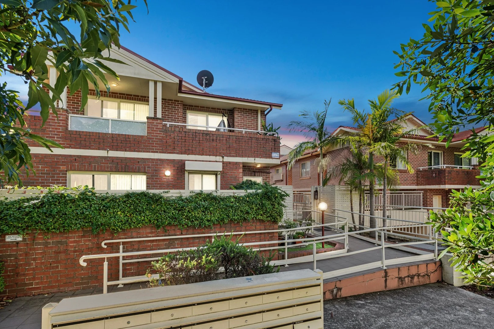 11/5-9 Hill Street, Campsie NSW 2194