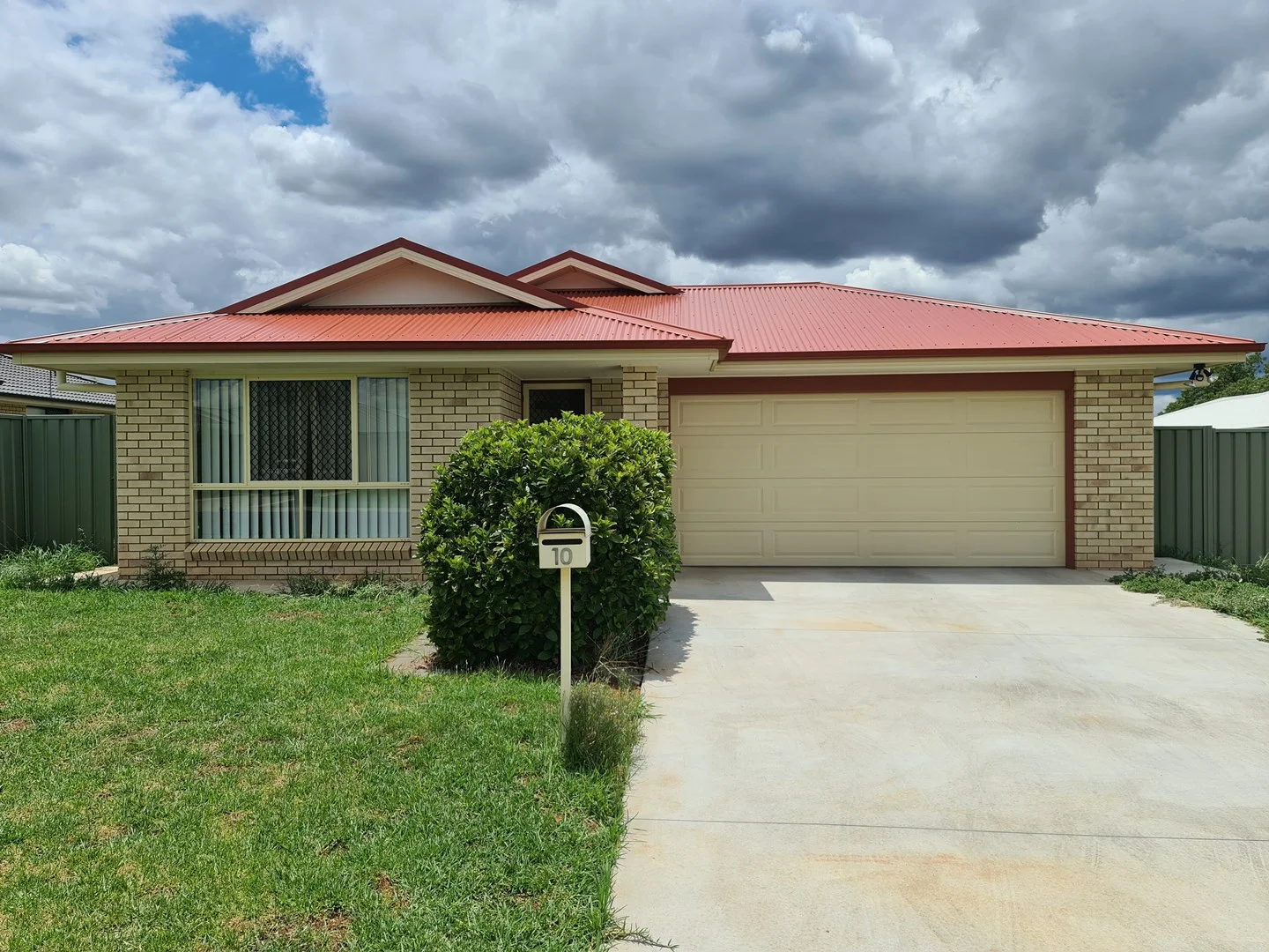 10 Warragrah Place, Parkes NSW 2870