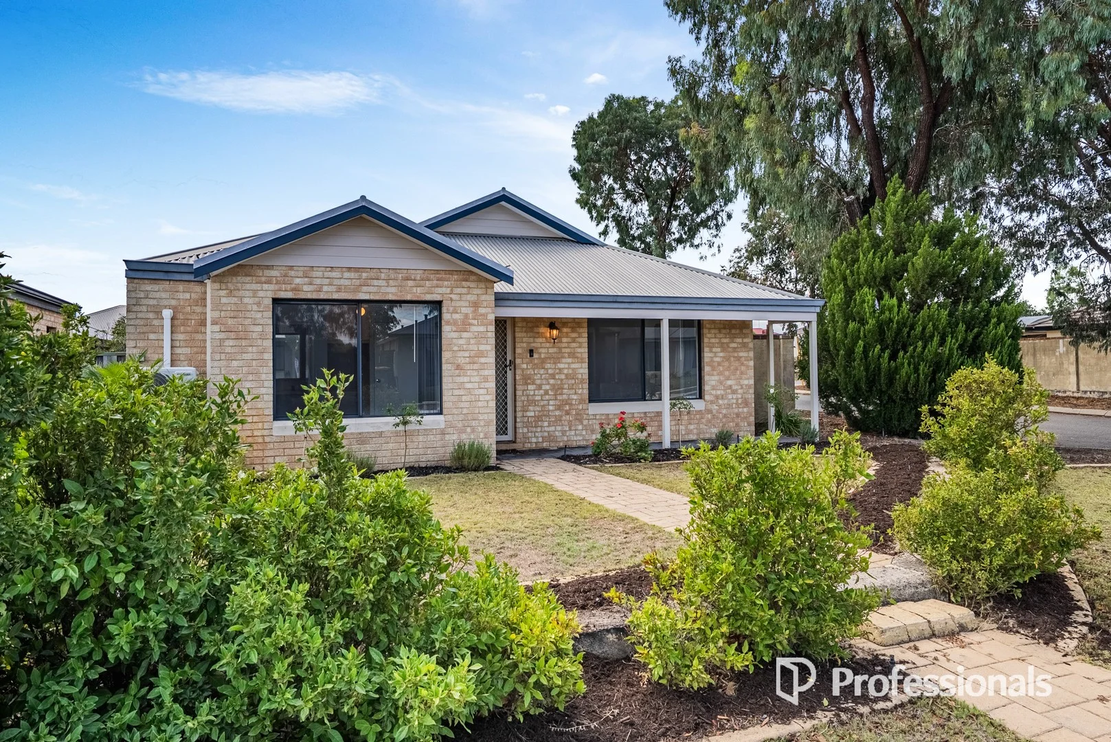 16 Coniston Drive, Ellenbrook WA 6069
