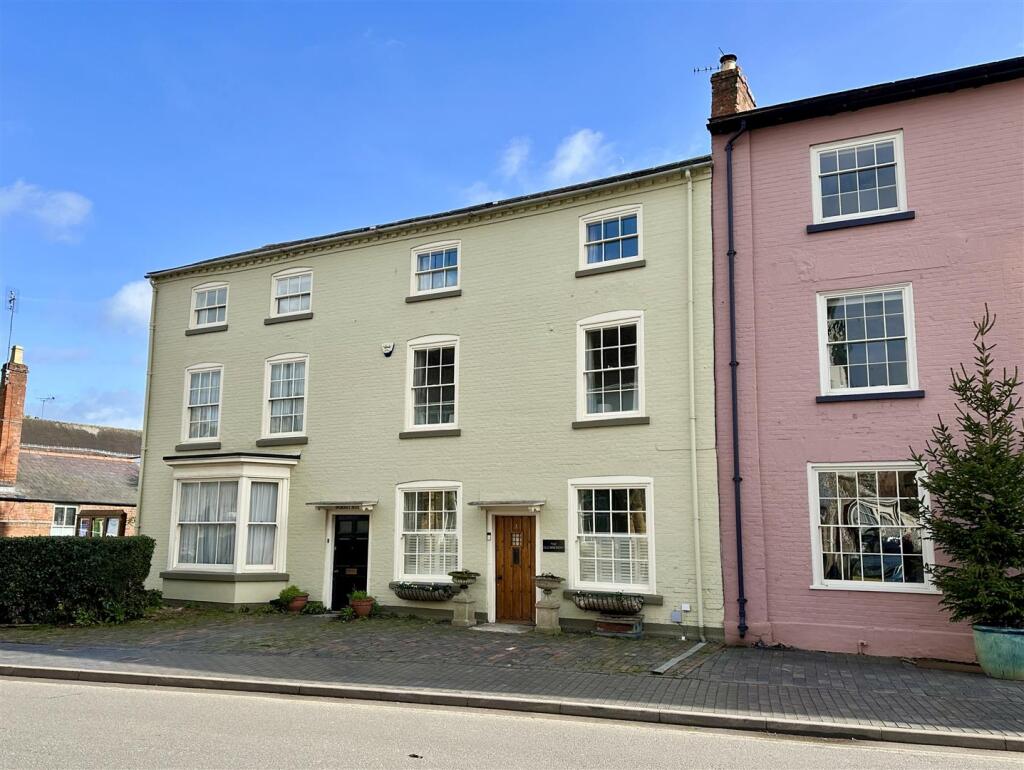 3 Church Street, Alcester