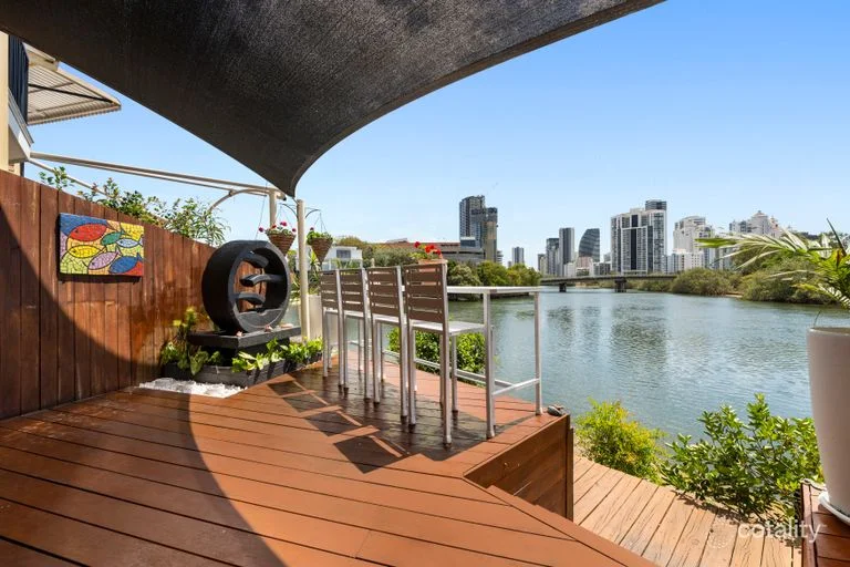 6/27-29 Surfers Ave, Mermaid Waters QLD 4218