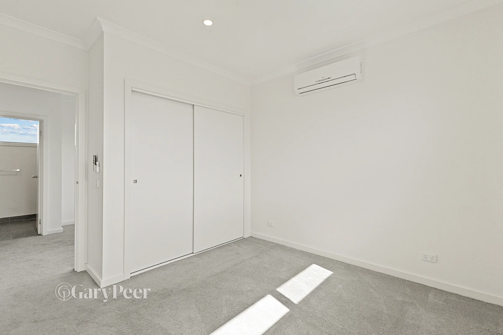 Additional image 5 of 2/35 Station St, Burwood VIC 3125