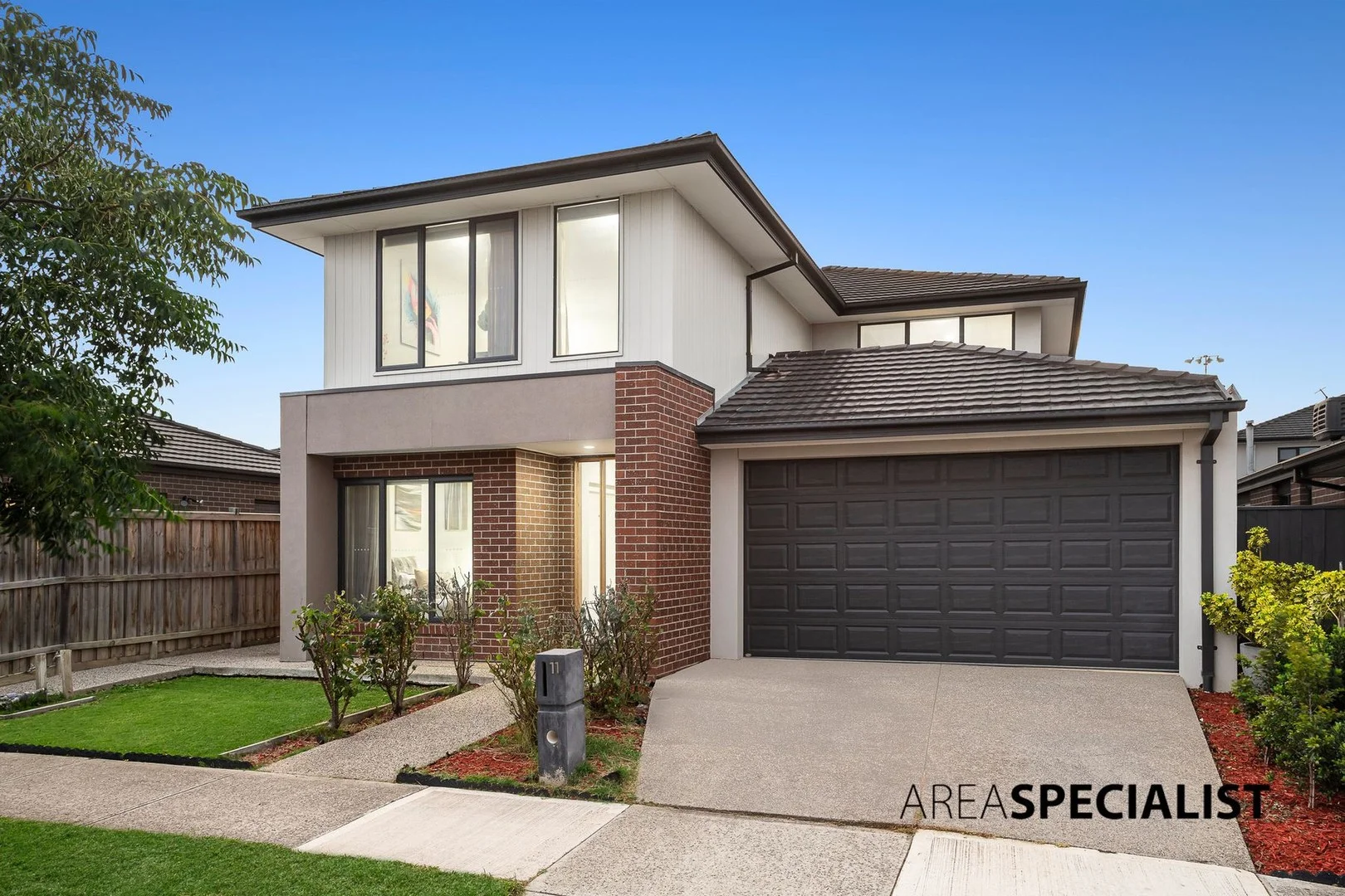 11 Athletic Circuit, Clyde VIC 3978
