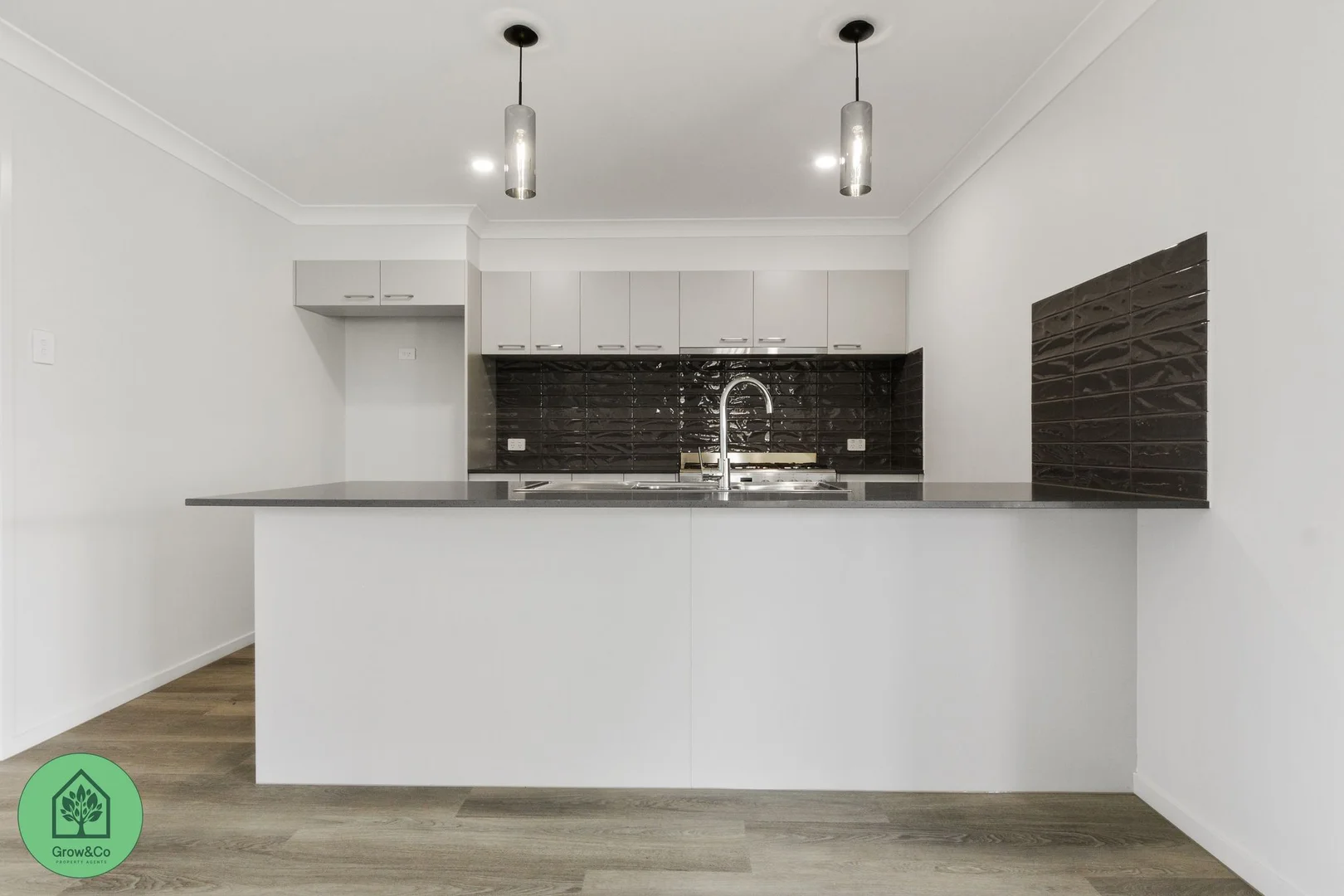 14 Eagle Street, Flagstone QLD 4280 photo 3