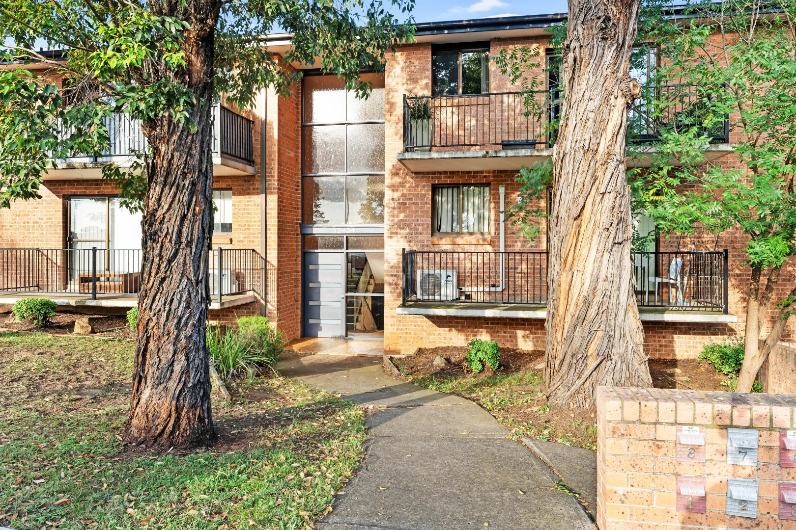 4/32 Old Hume Highway, Camden NSW 2570