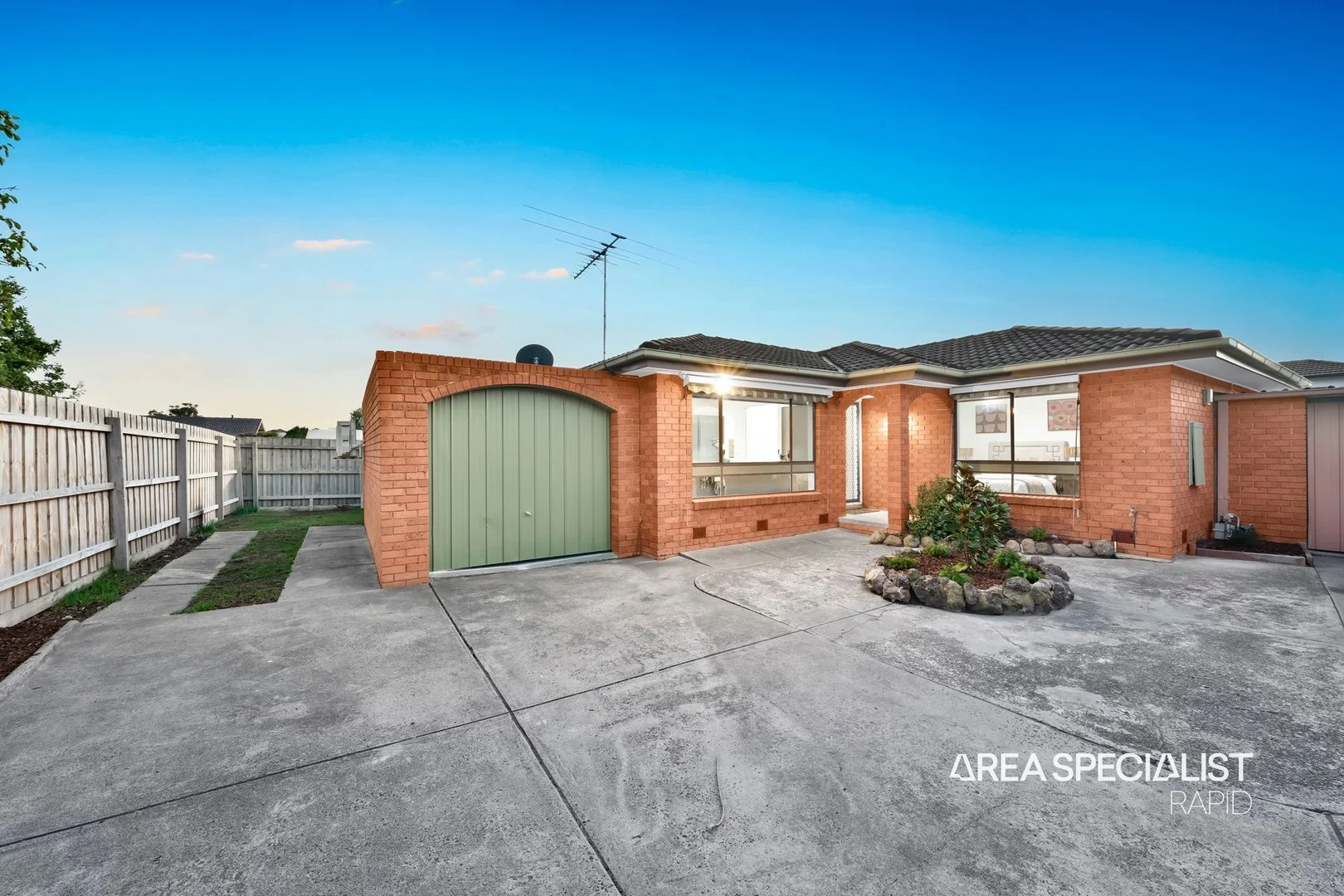 4/35 Lyall Street, Cranbourne VIC 3977