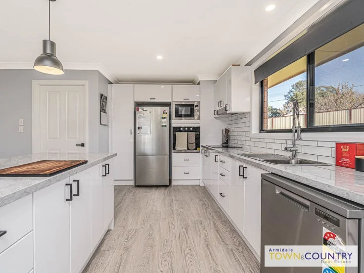 1 Howard Place, Armidale NSW 2350