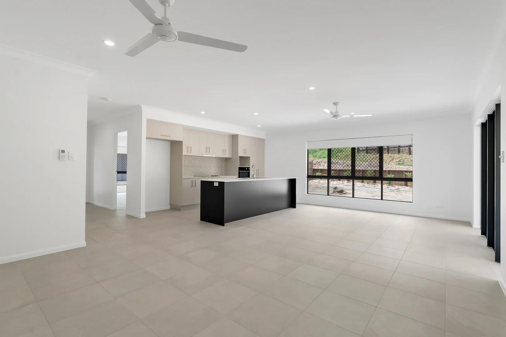 1/4 Xavier Herbert Drive Drive, Redlynch QLD 4870 photo 2