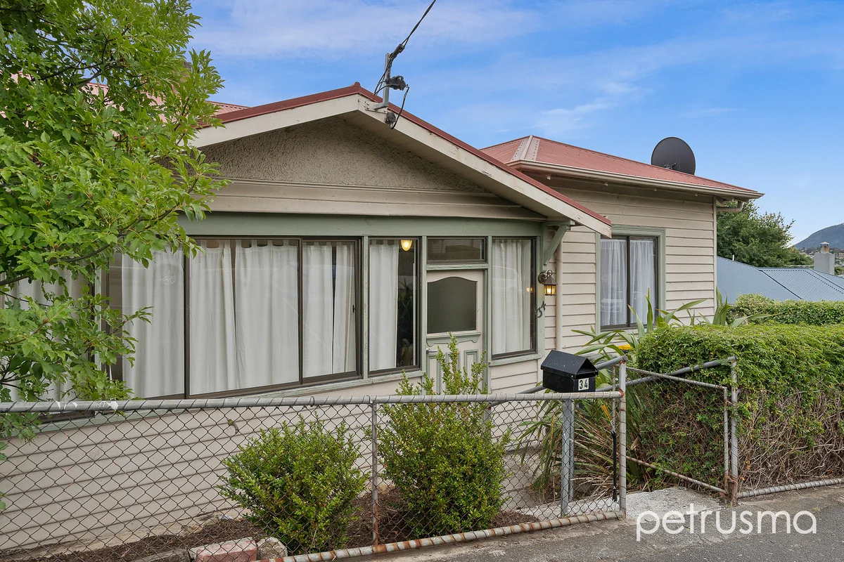34 Oldham Avenue, New Town TAS 7008