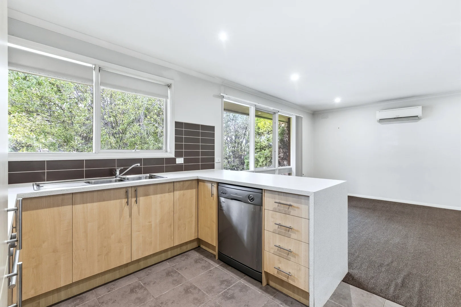 Additional image 3 of 2/54 Cottrell Street, Werribee VIC 3030
