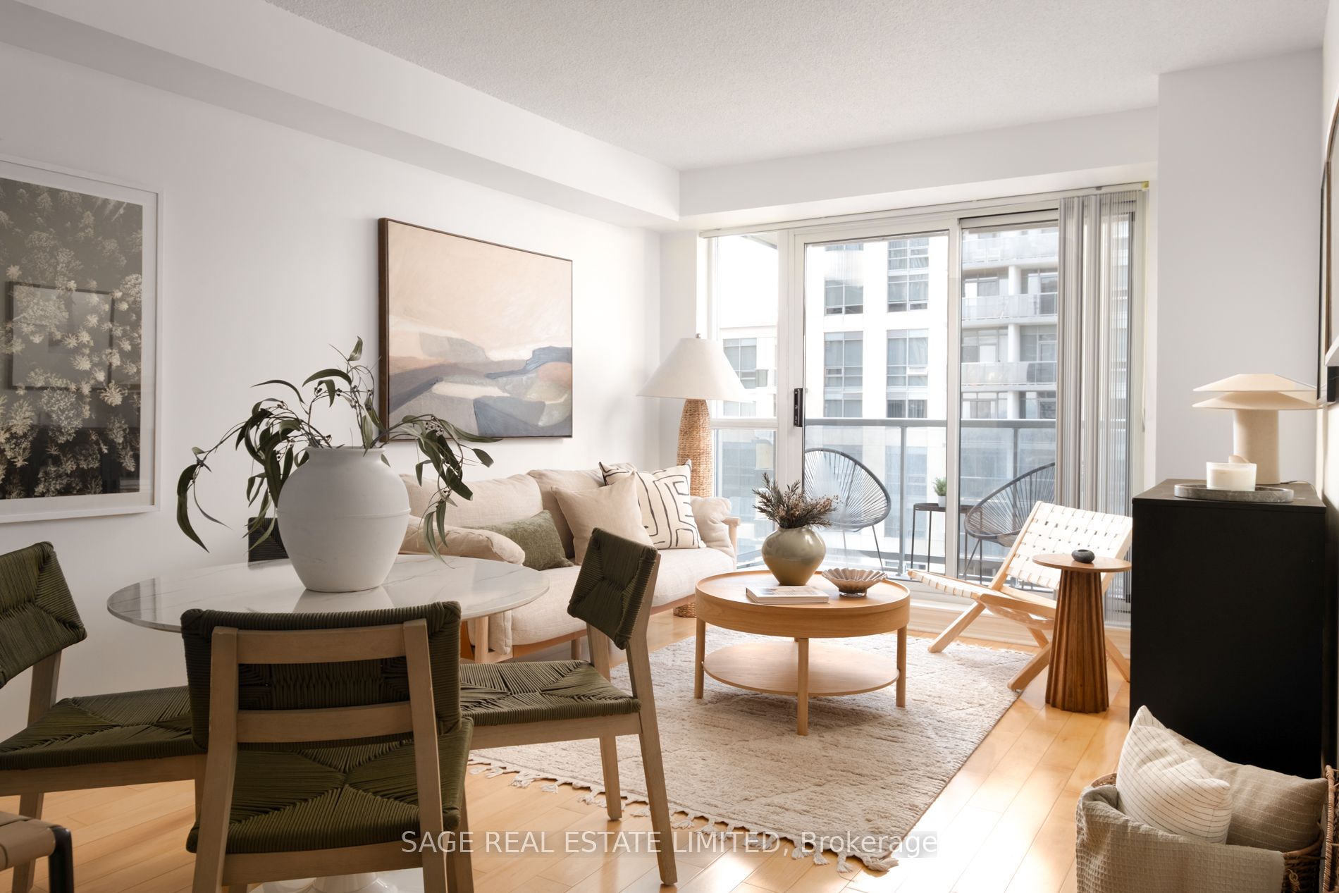 1604-5 Michael Power Place, Toronto, ON, M9A 0A3
