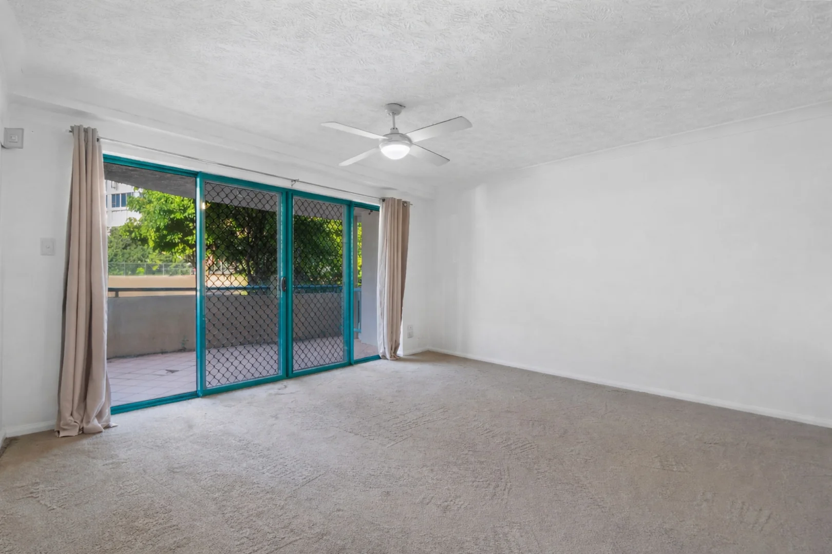 Additional image 3 of 3/1028-1030 Gold Coast Highway, Palm Beach QLD 4221