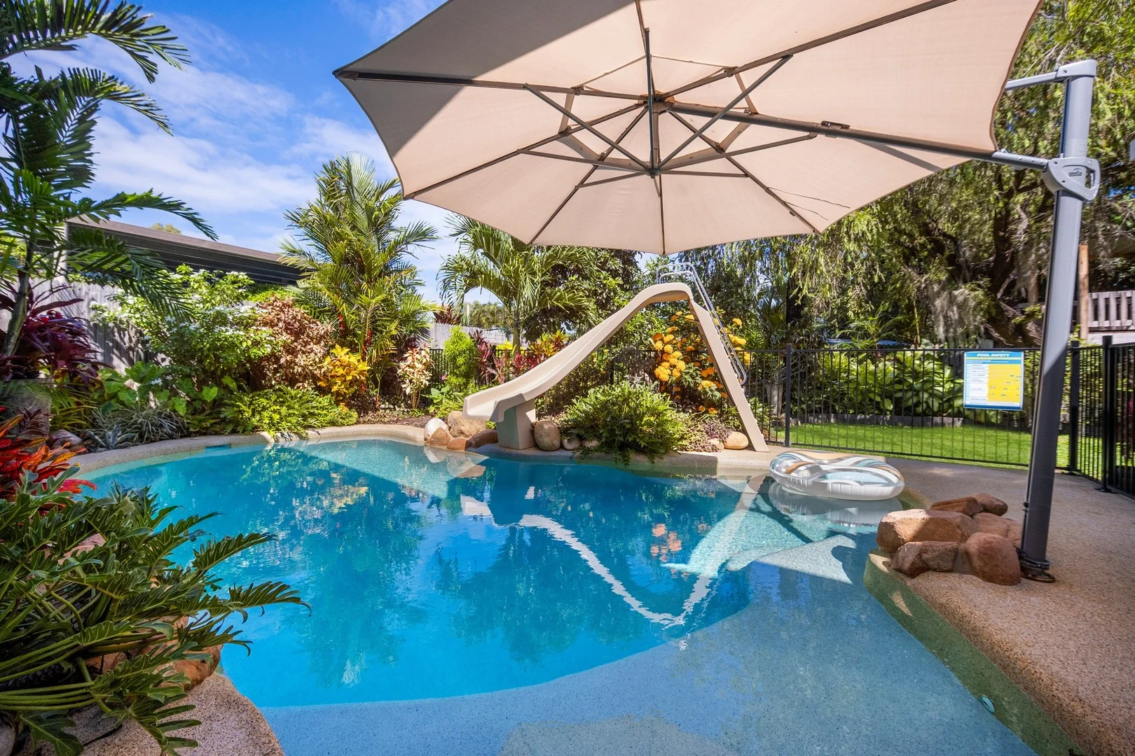16 Arinya Street, Cranbrook QLD 4814