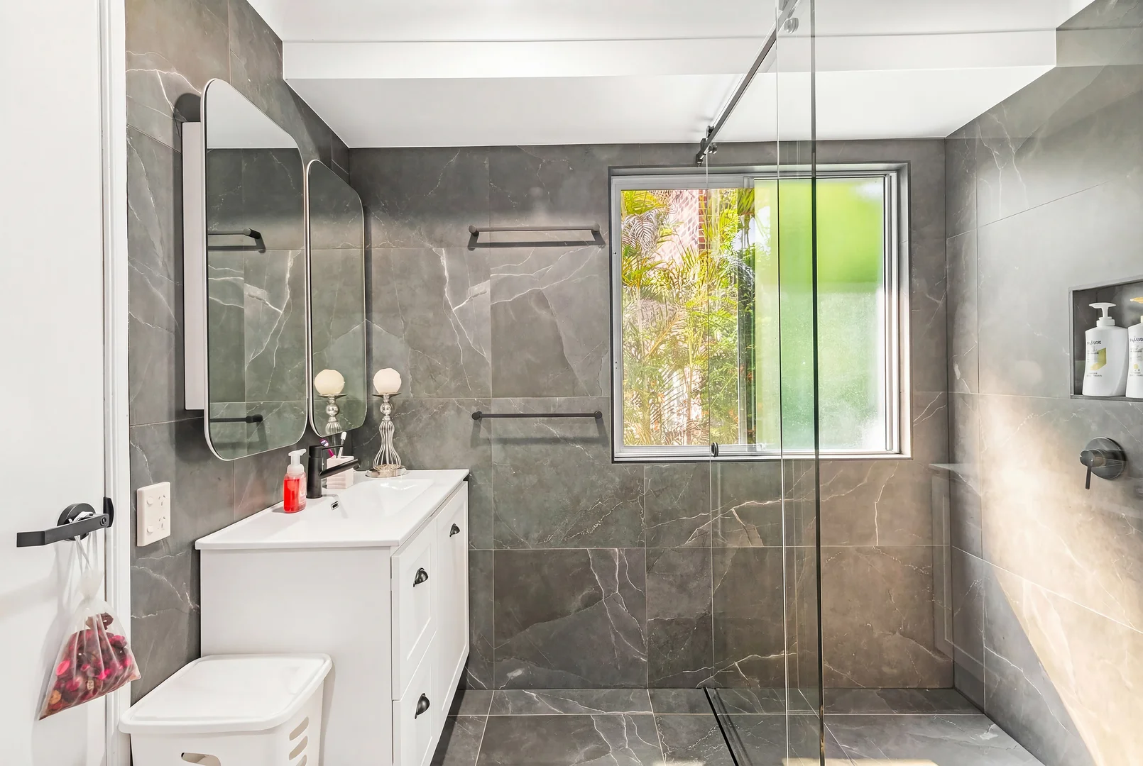 Additional image 13 of 4 Correa Court, Elanora QLD 4221