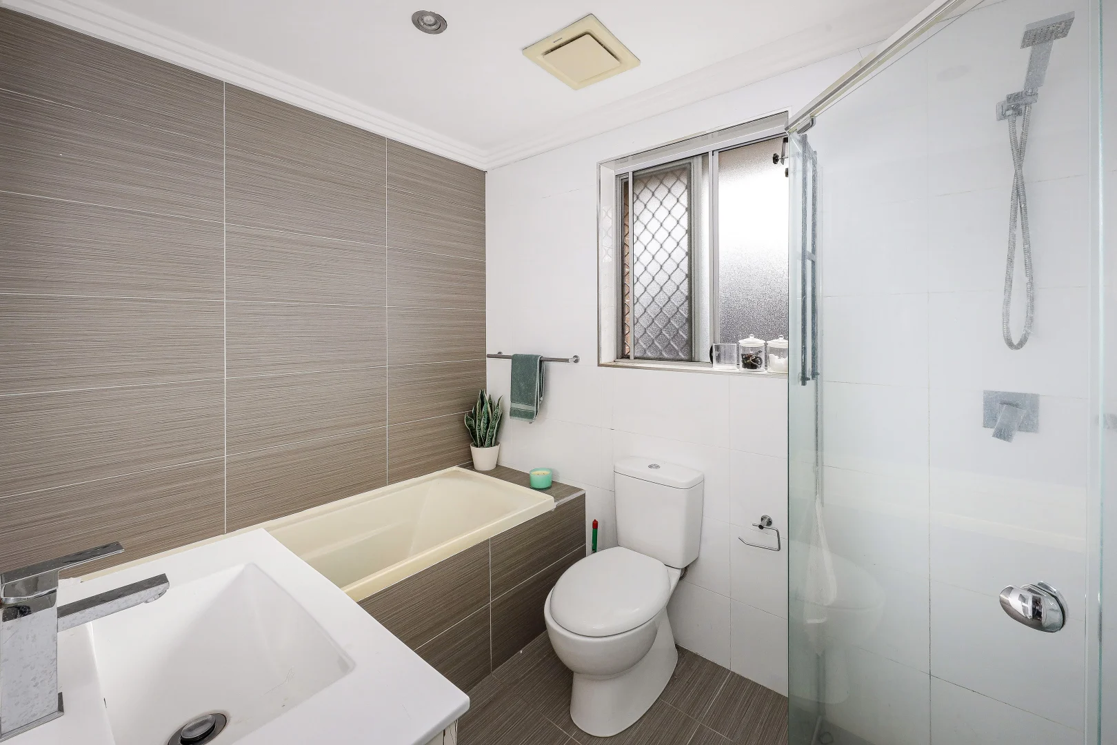 Additional image 7 of 4/6 Graham Road, Narwee NSW 2209