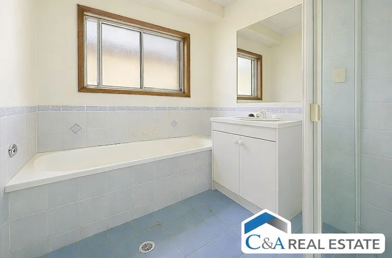11 SKIPTON LANE, Prestons NSW 2170 photo 5