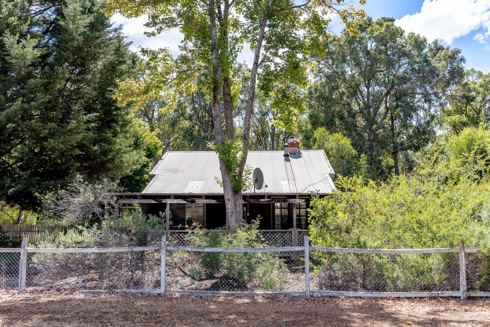 56 Marginata Crescent, Dwellingup WA 6213 photo 2