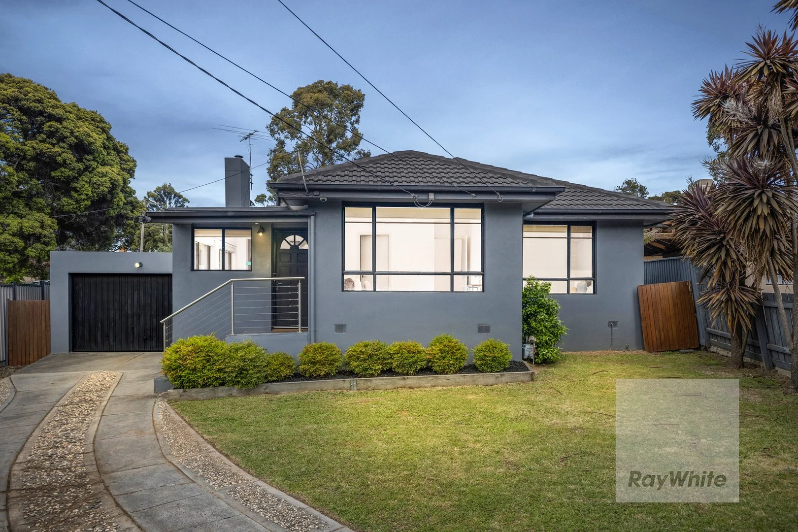 8 Busst Drive, Watsonia North VIC 3087