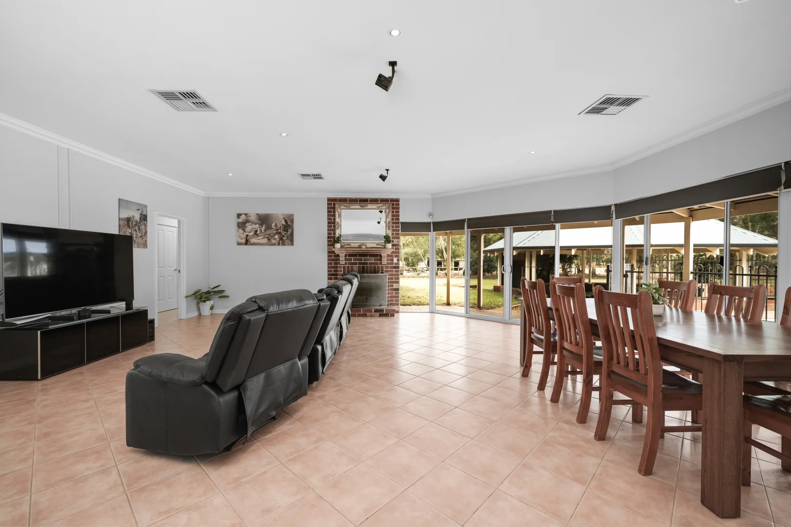 Additional image 9 of 209 Kargotich Road, Oakford WA 6121