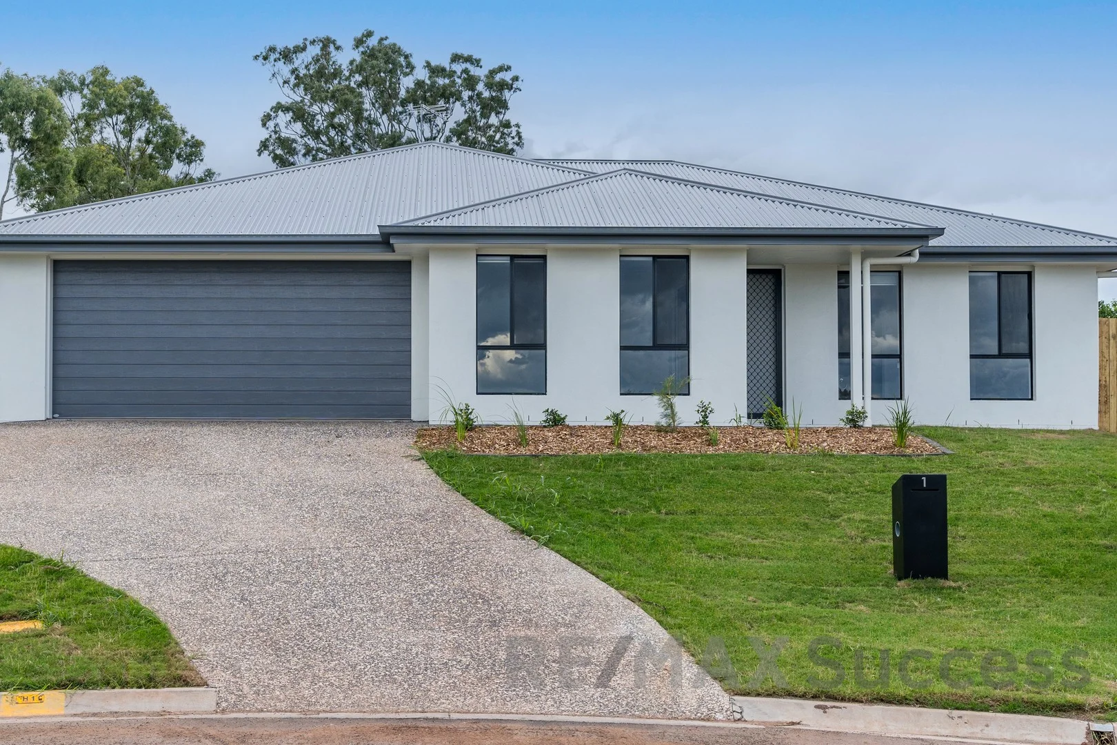 1 Kommamurra CRT, Glenvale QLD 4350