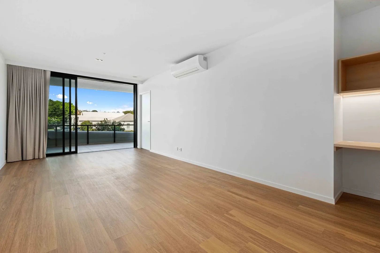 Additional image 3 of 202/117 Chestnut Street, Wynnum QLD 4178