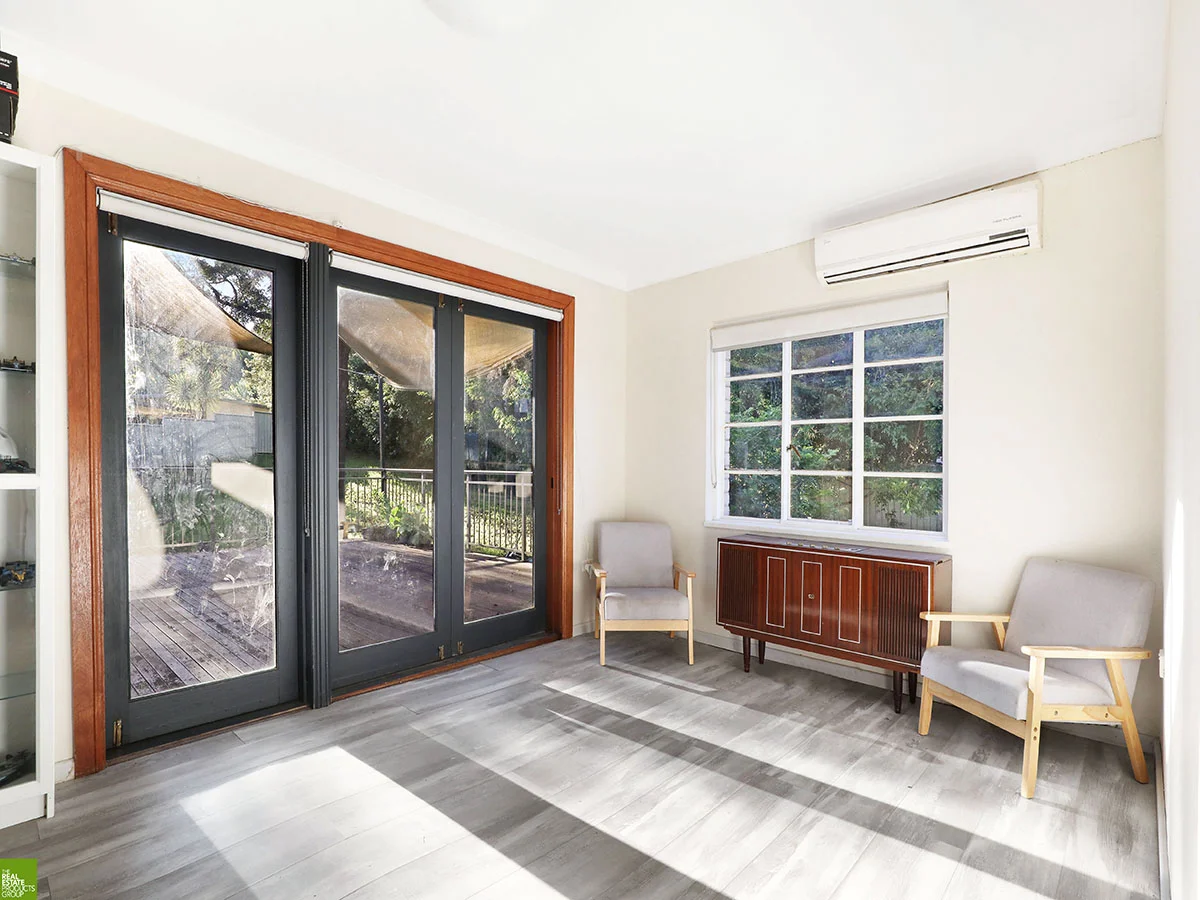 Additional image 3 of 348 Northcliffe Drive, Lake Heights NSW 2502
