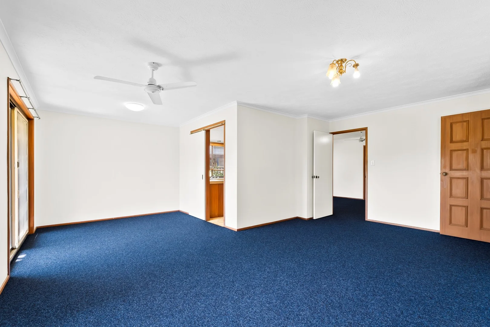 Additional image 3 of 48 Abalone Avenue, Paradise Point QLD 4216