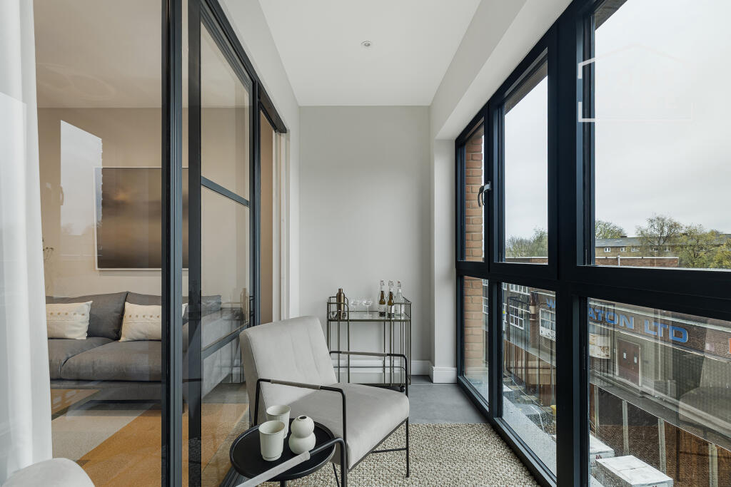 Enclave, Birmingham City, B5 photo 4