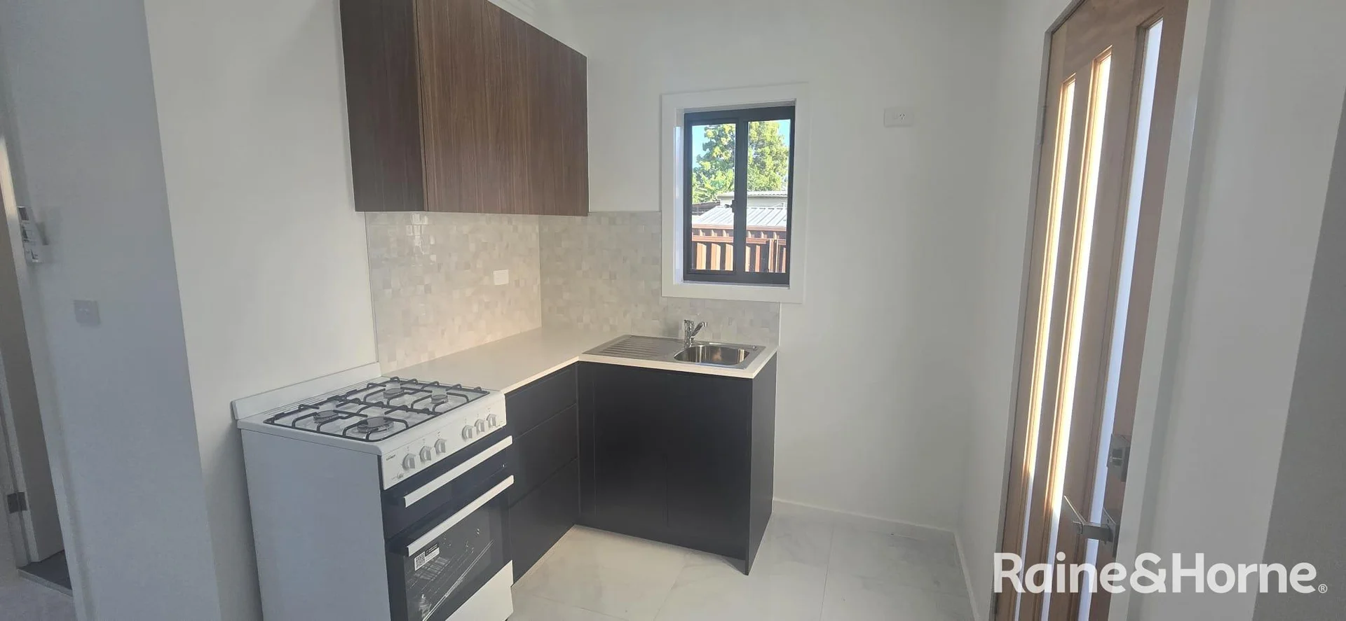 14B Kitson Place, Minto NSW 2566 photo 4