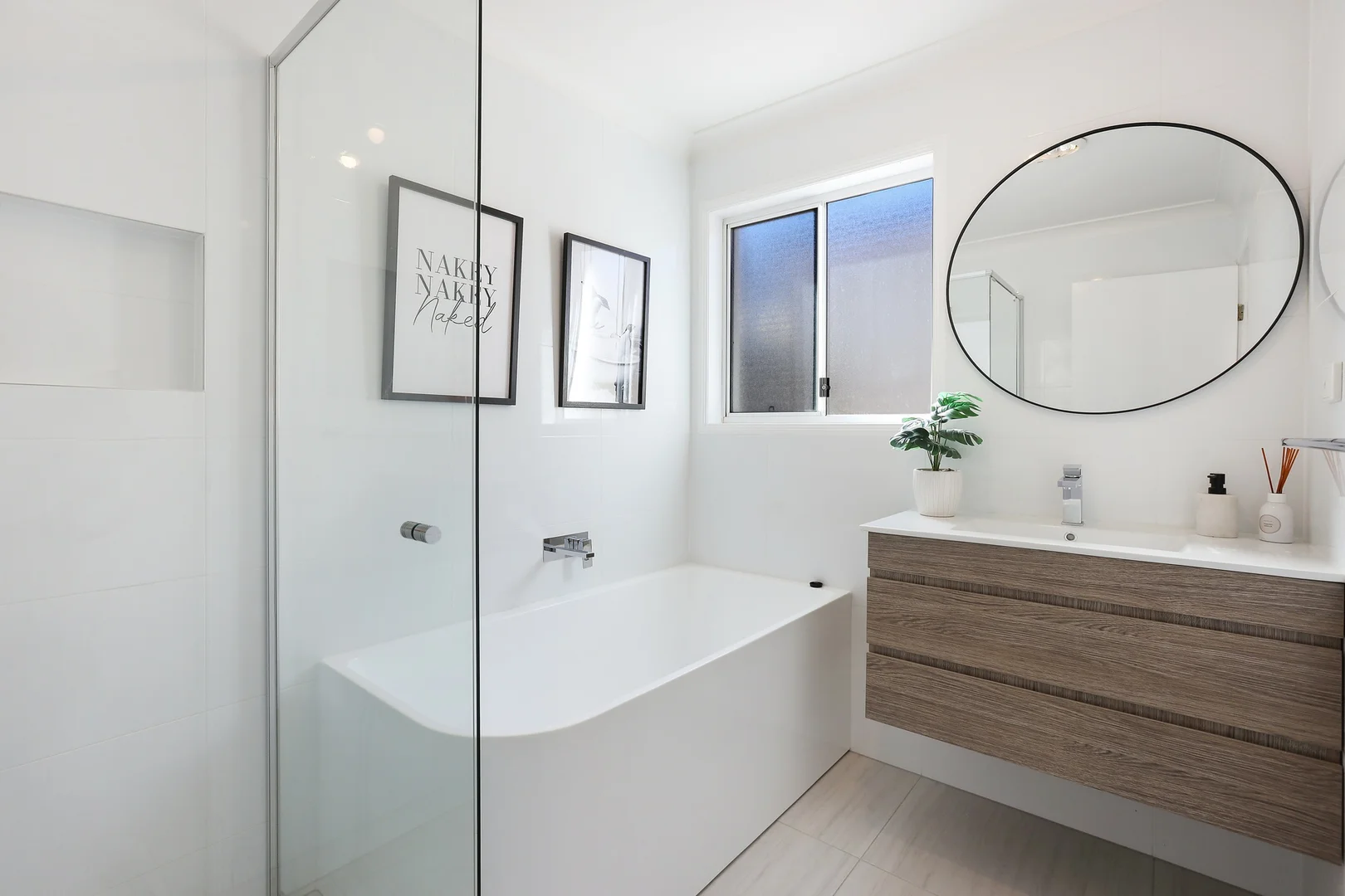 Additional image 11 of 8 Harrow Place, Arundel QLD 4214
