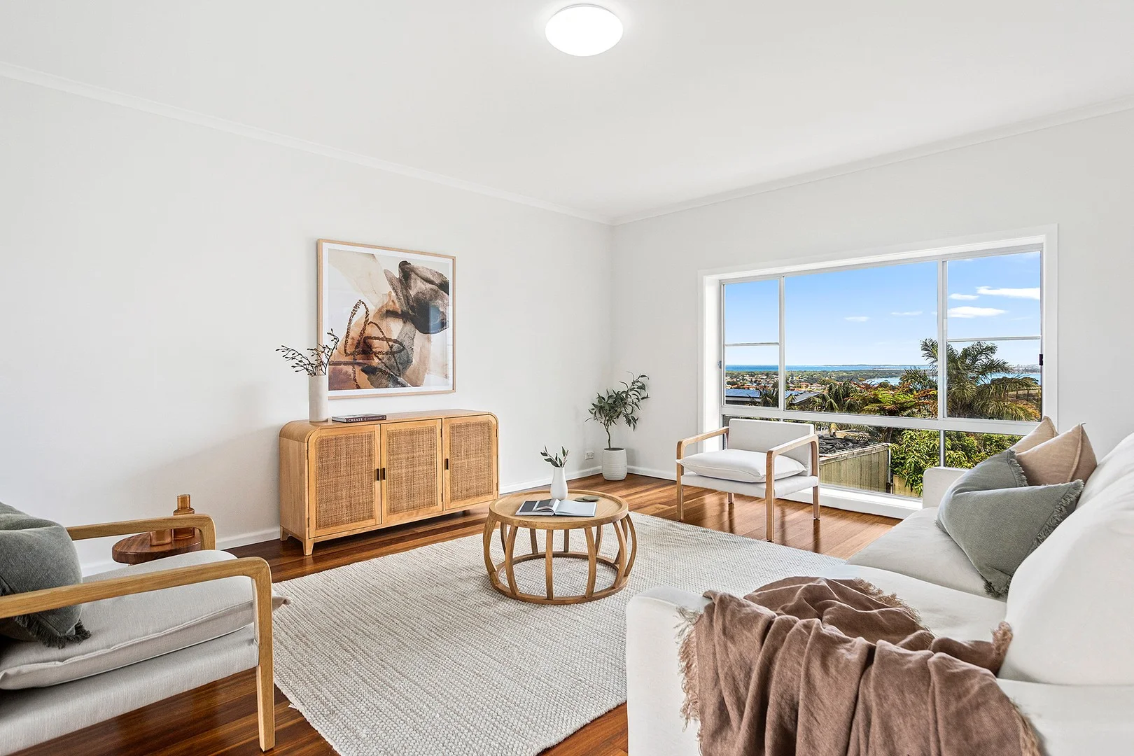 223 Flagstaff Road, Lake Heights NSW 2502