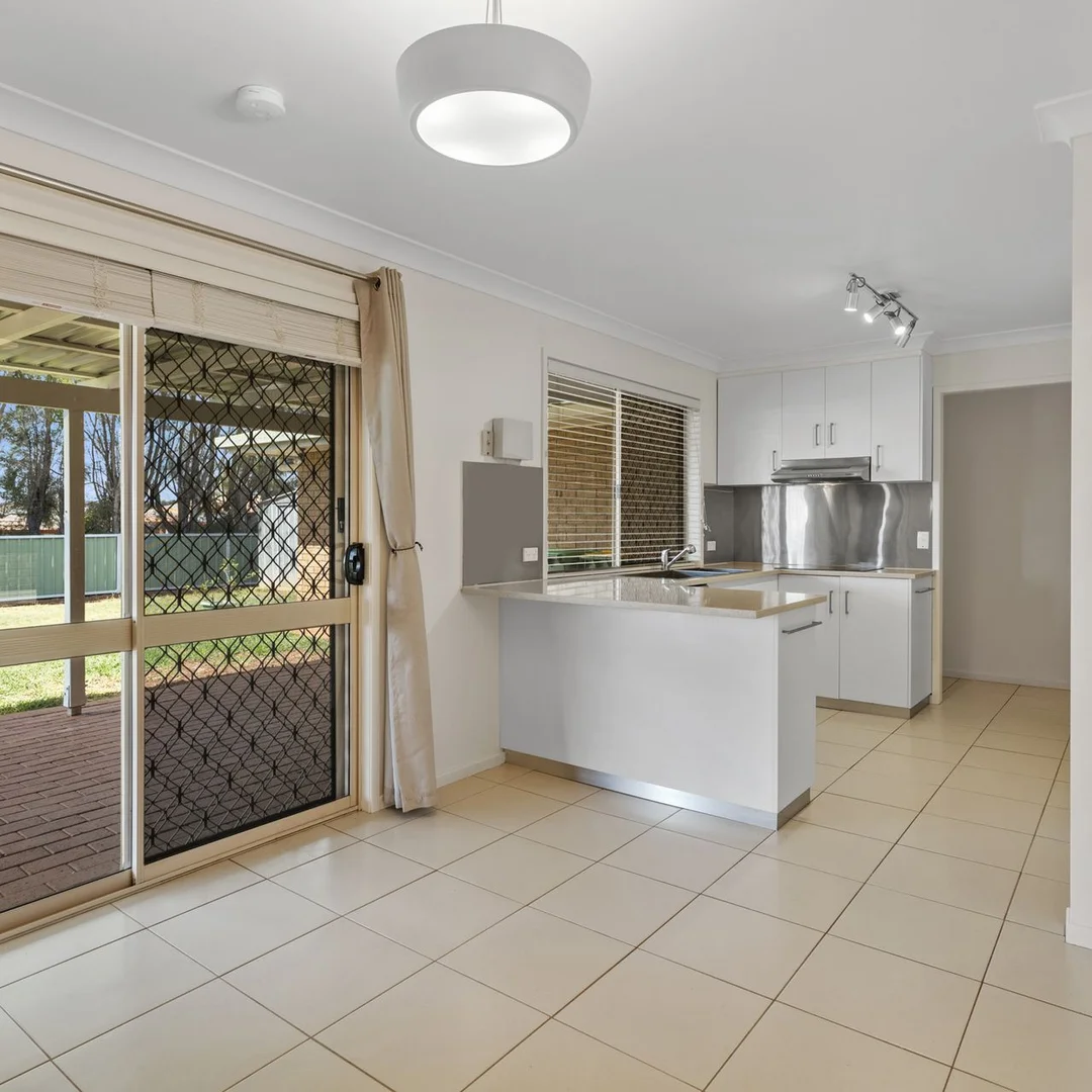 Additional image 3 of 370 West Street, Kearneys Spring QLD 4350