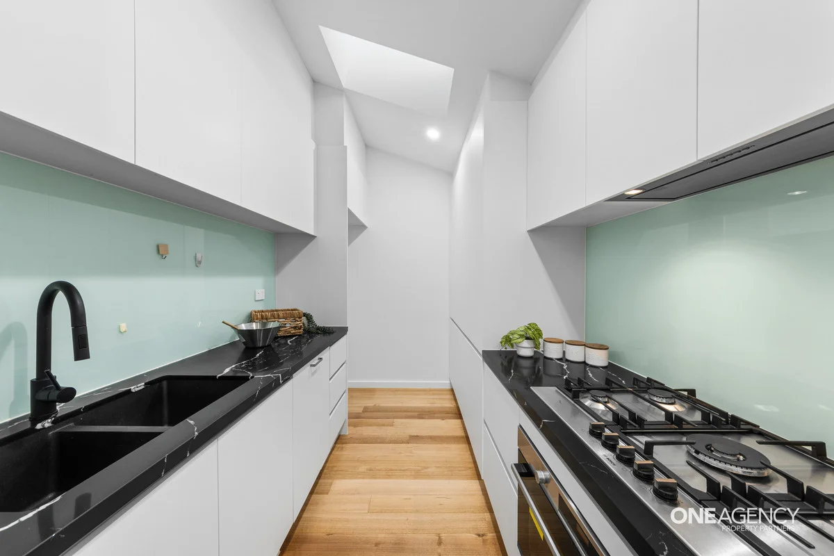 Additional image 3 of 2/2 Rosscommon Place, Seabrook VIC 3028