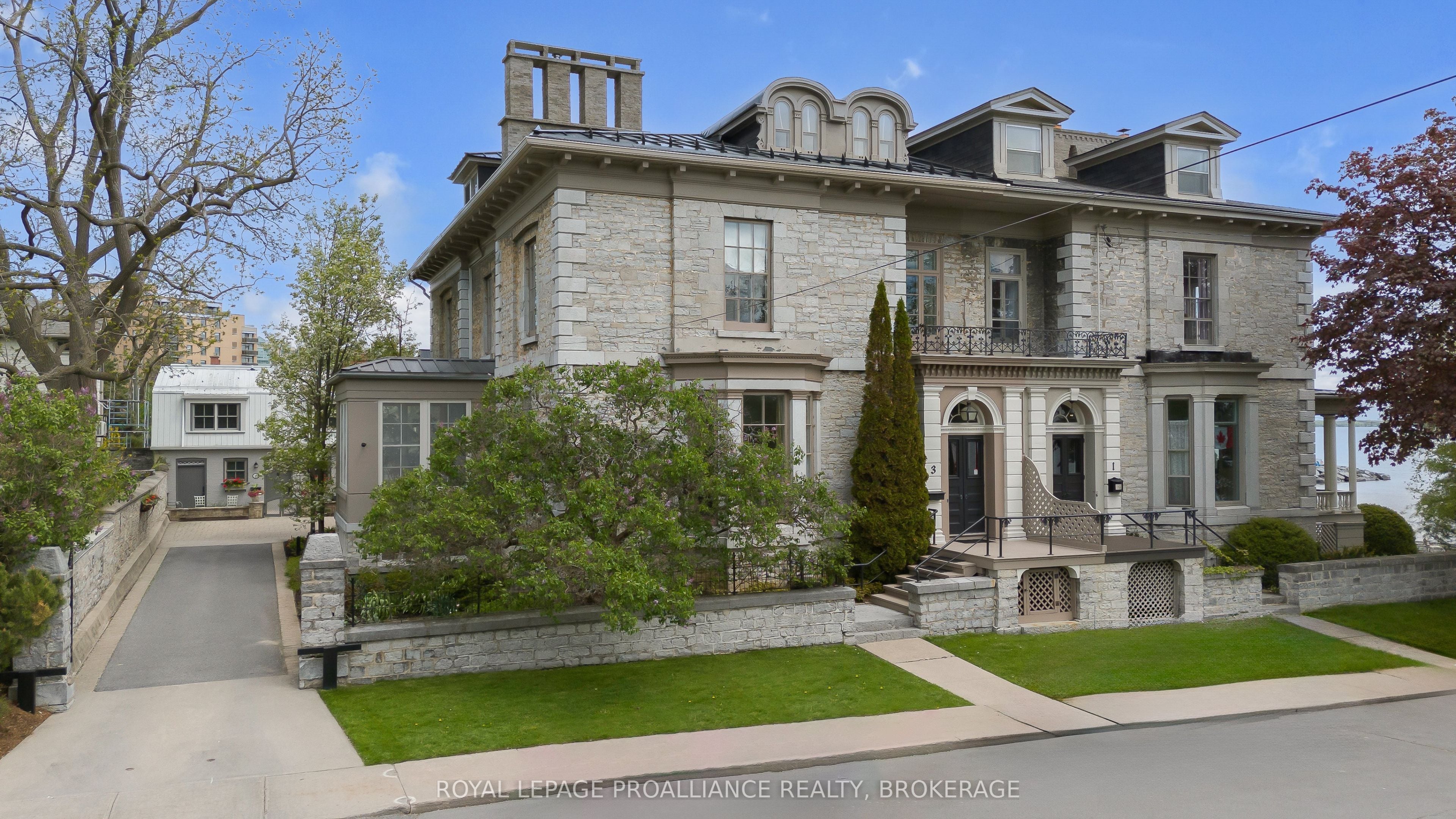 3 Emily Street, Kingston, ON, K7L 2W2
