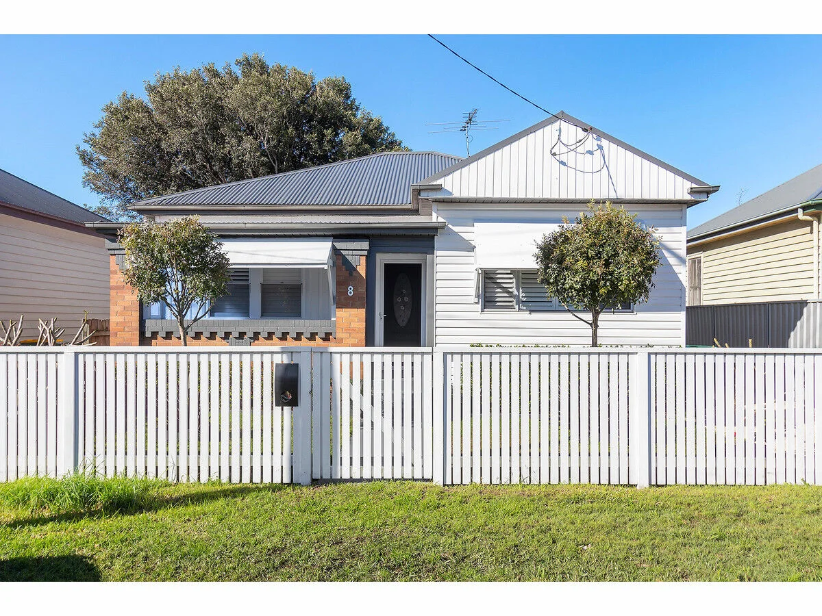 8 Dundas Street, Mayfield NSW 2304