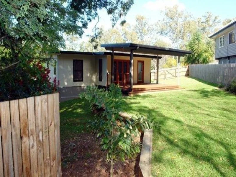 1 Ootana Street, Chapel Hill QLD 4069
