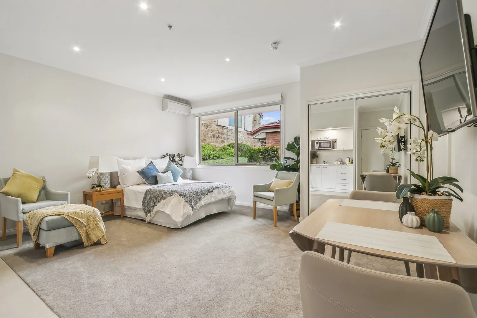 2/6 Melville Park Drive, Berwick VIC 3806