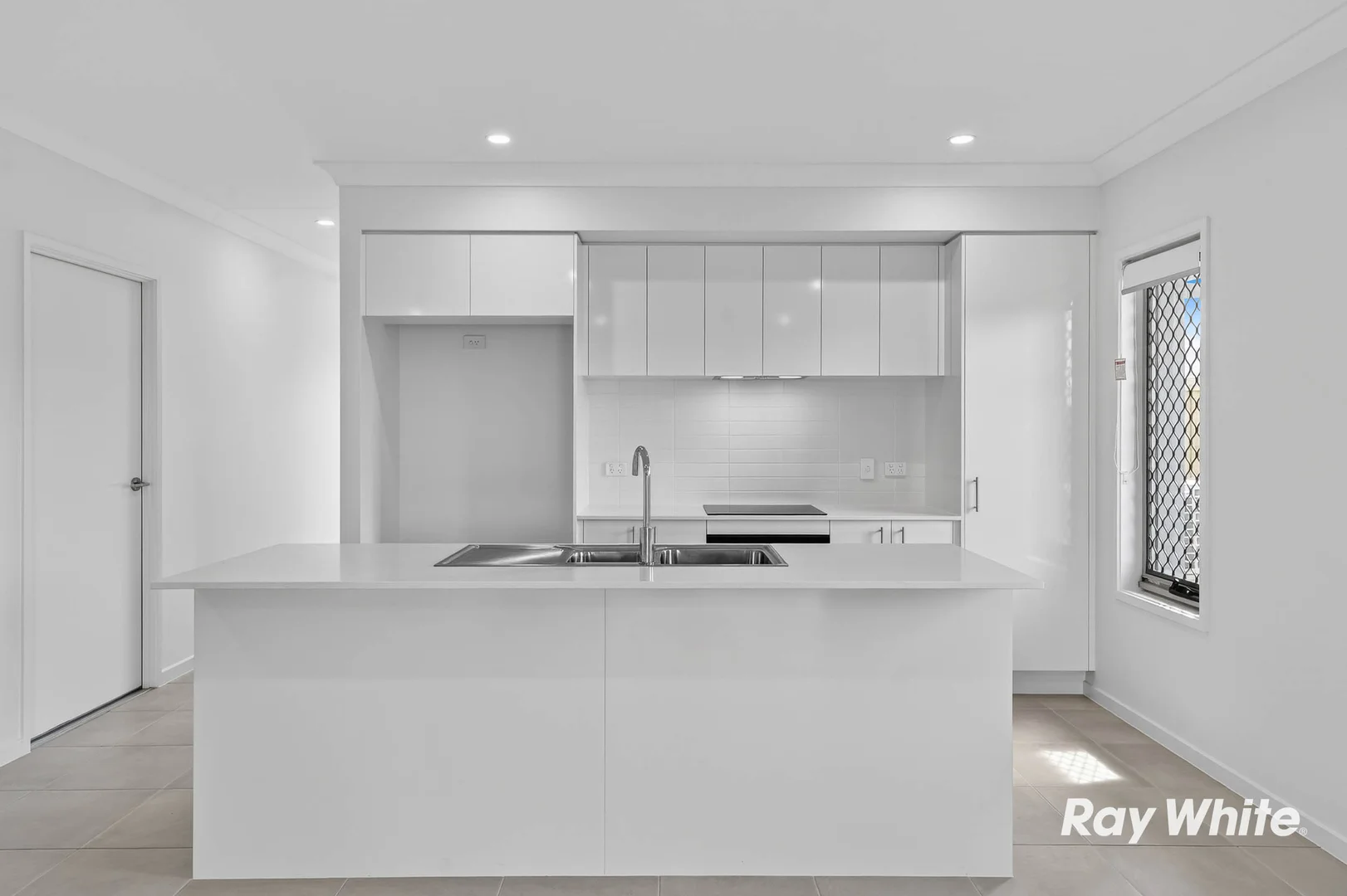 73 Balun Way, Redland Bay QLD 4165 photo 4