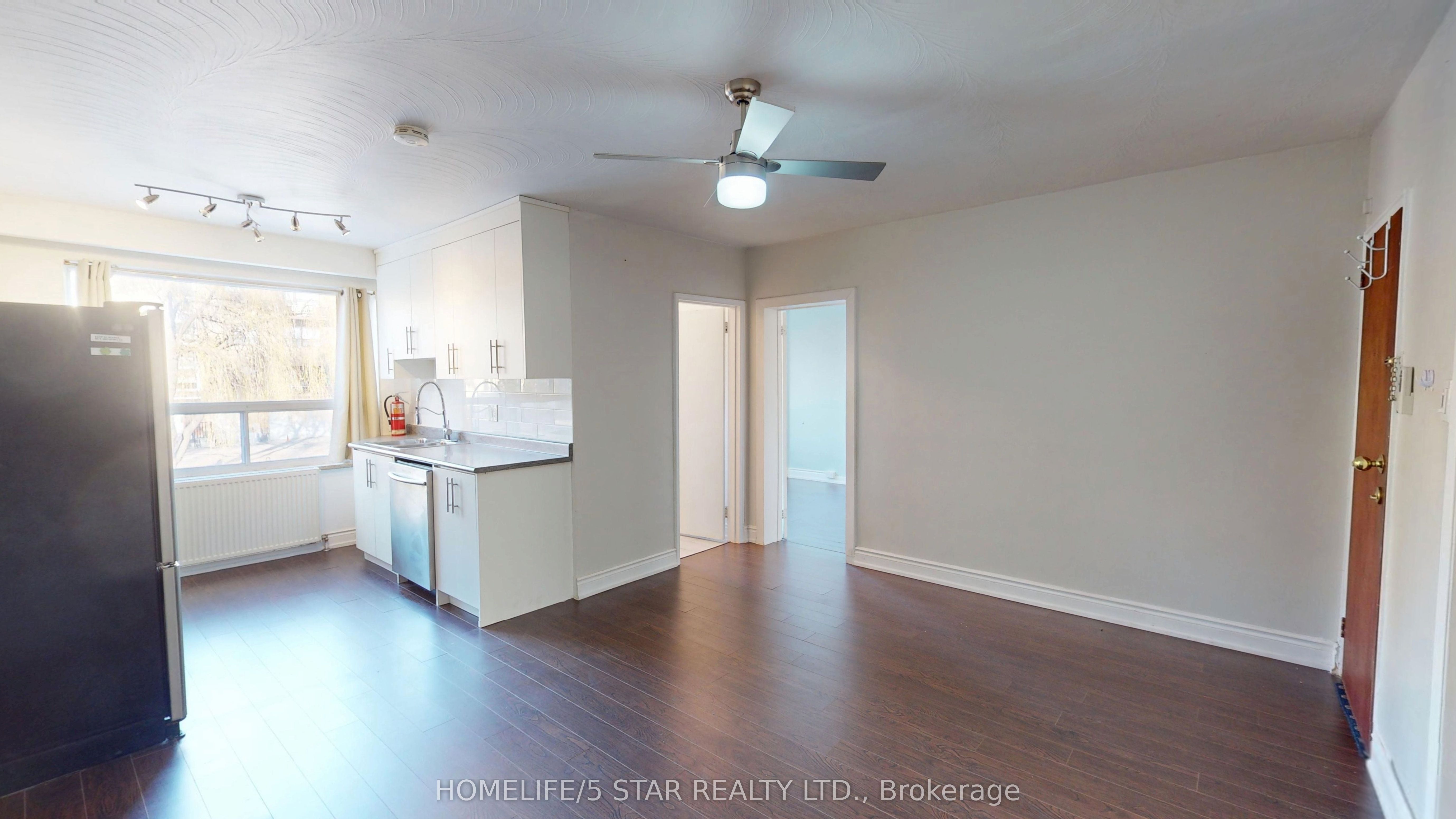 Additional image 3 of 6-52 Waniska Avenue, Toronto, ON, M8Y 1P9