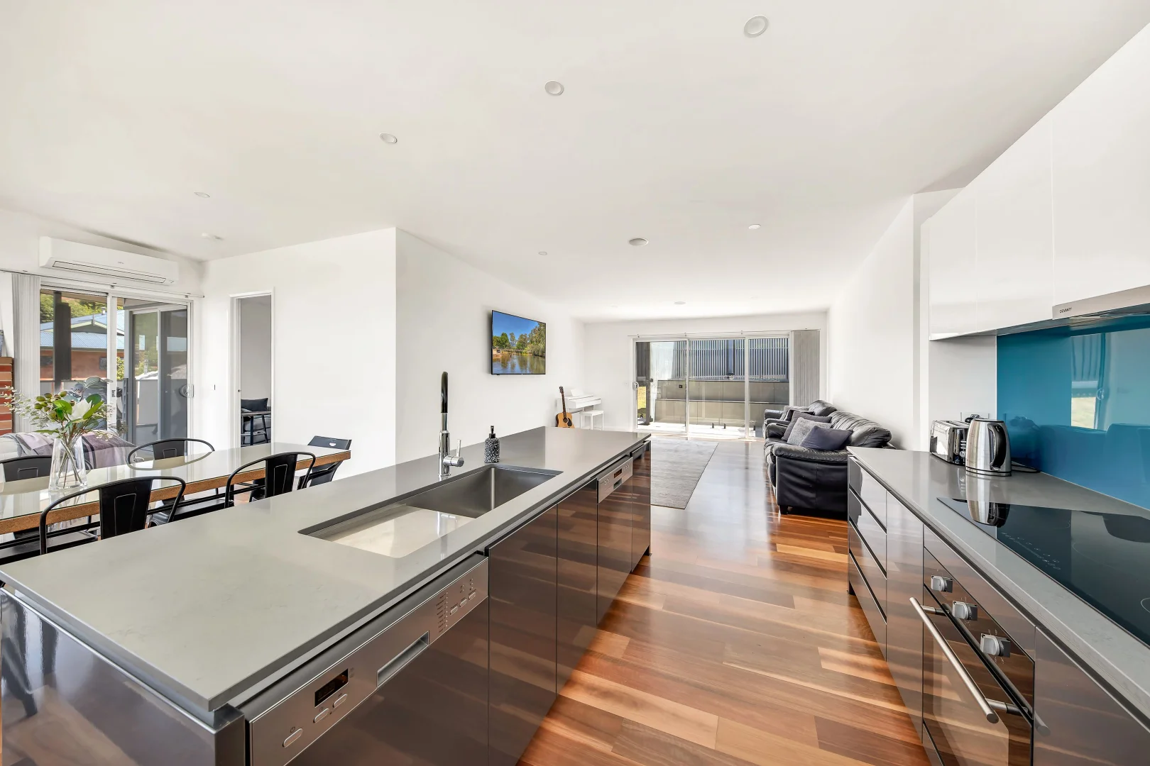 4 Mulligan Court, Bright VIC 3741 photo 4