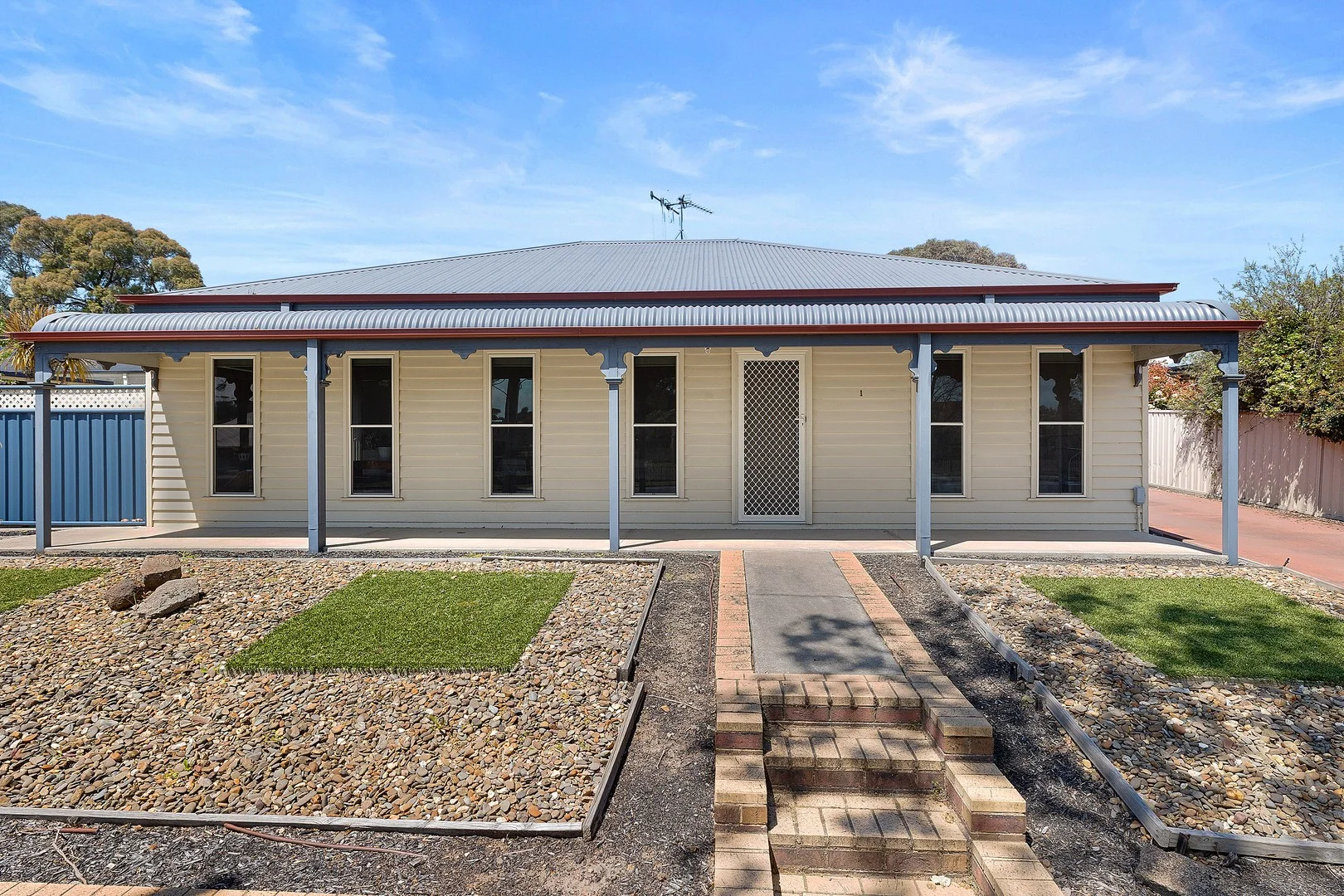 1/379 High Street, Golden Square VIC 3555