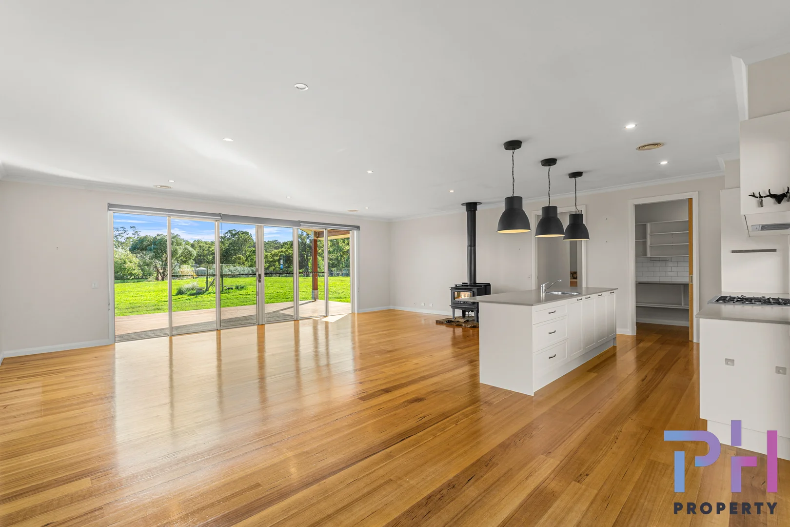 8 Hardiman Lane, Kangaroo Flat VIC 3555 photo 5