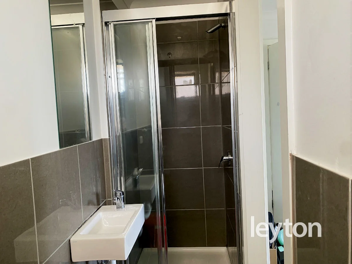 r9/10 Oak Grove, Springvale VIC 3171 photo 4