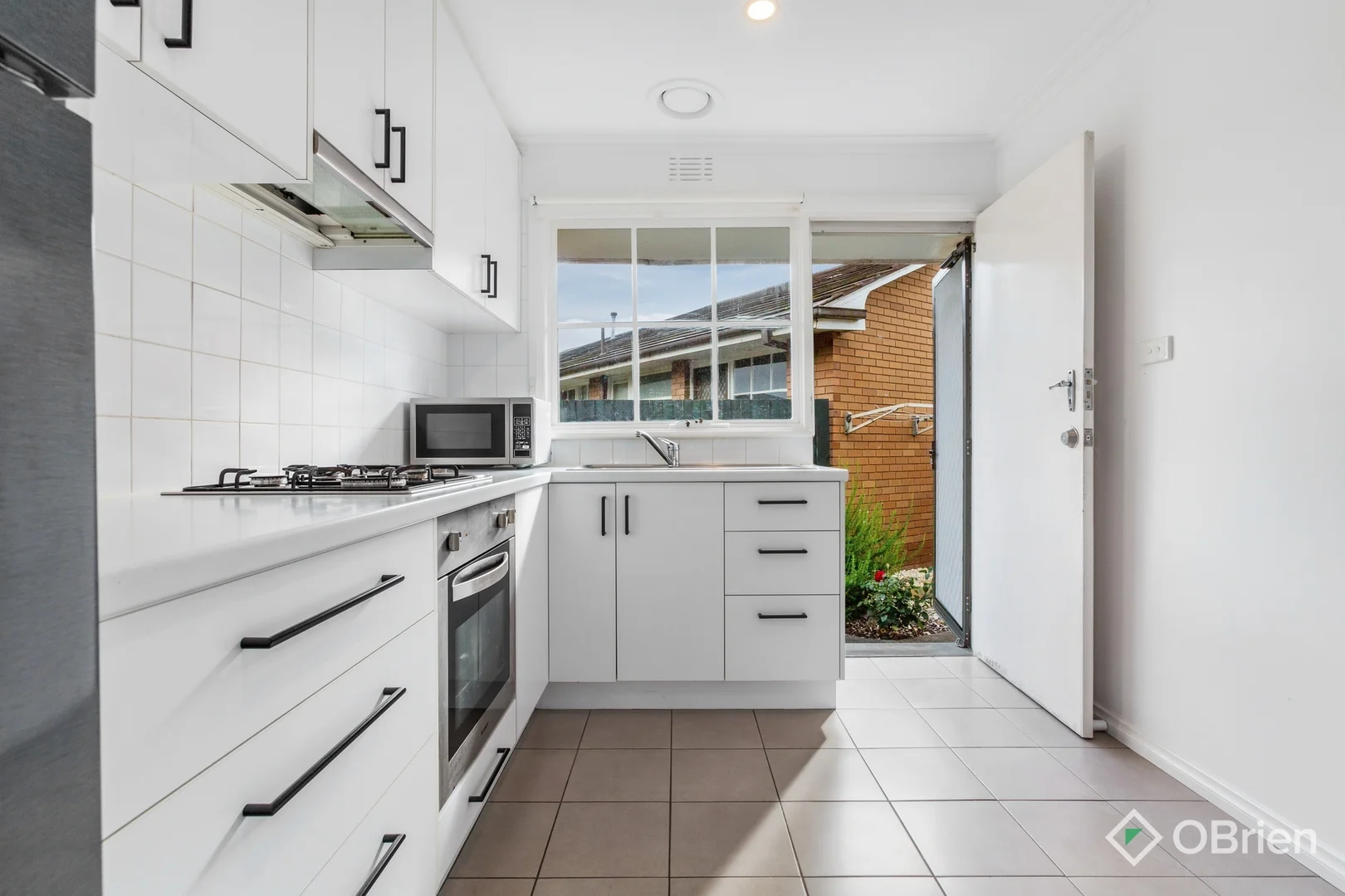 Additional image 7 of 2/39 Rayhur Street, Clayton South VIC 3169