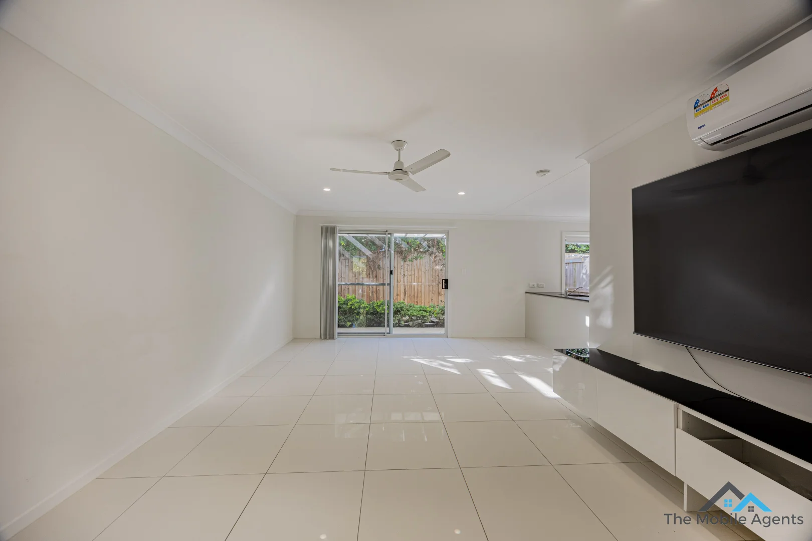 6/13 Angela Way, Pimpama QLD 4209 photo 5